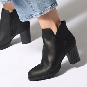 Clarks Verona leather ankle boots black 10